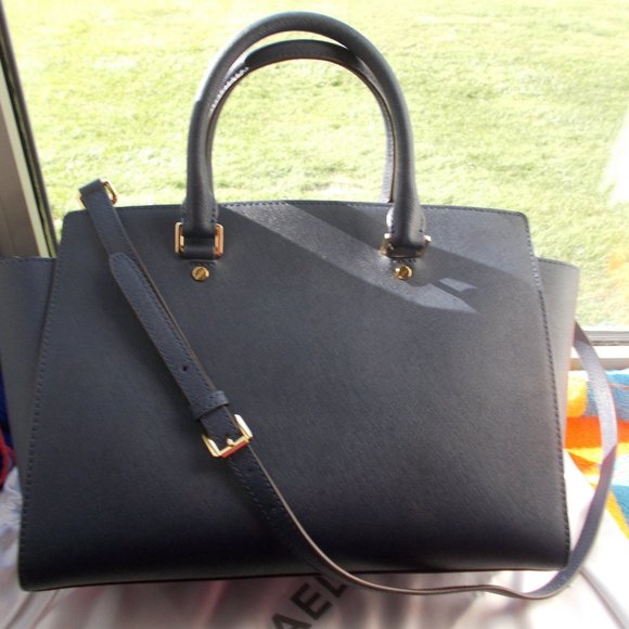 Michael Kors Navy Blue Saffiano Leather Handbag - Picture 4 of 14